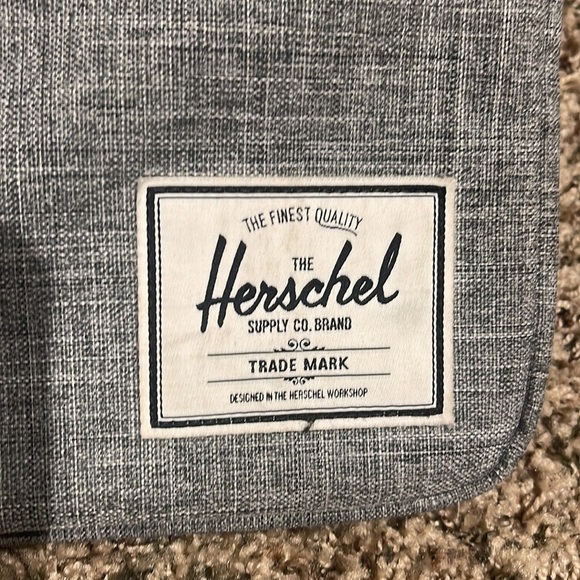 Herschel Anchor Sleeve - Picture 3 of 8